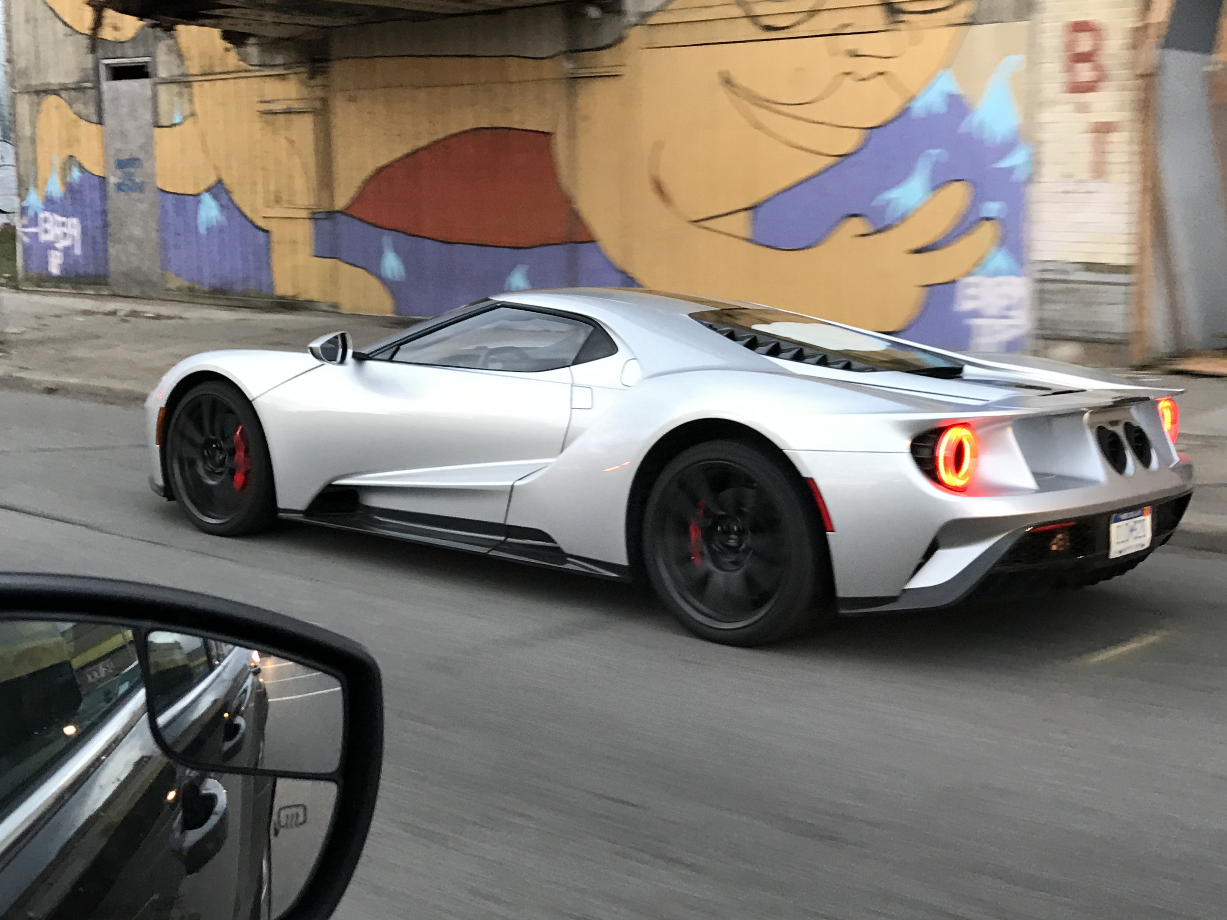 fully-naked-2017-ford-gt-roams-the-streets-of-detroit-sounds-like-a-hypercar-114348_1.jpg