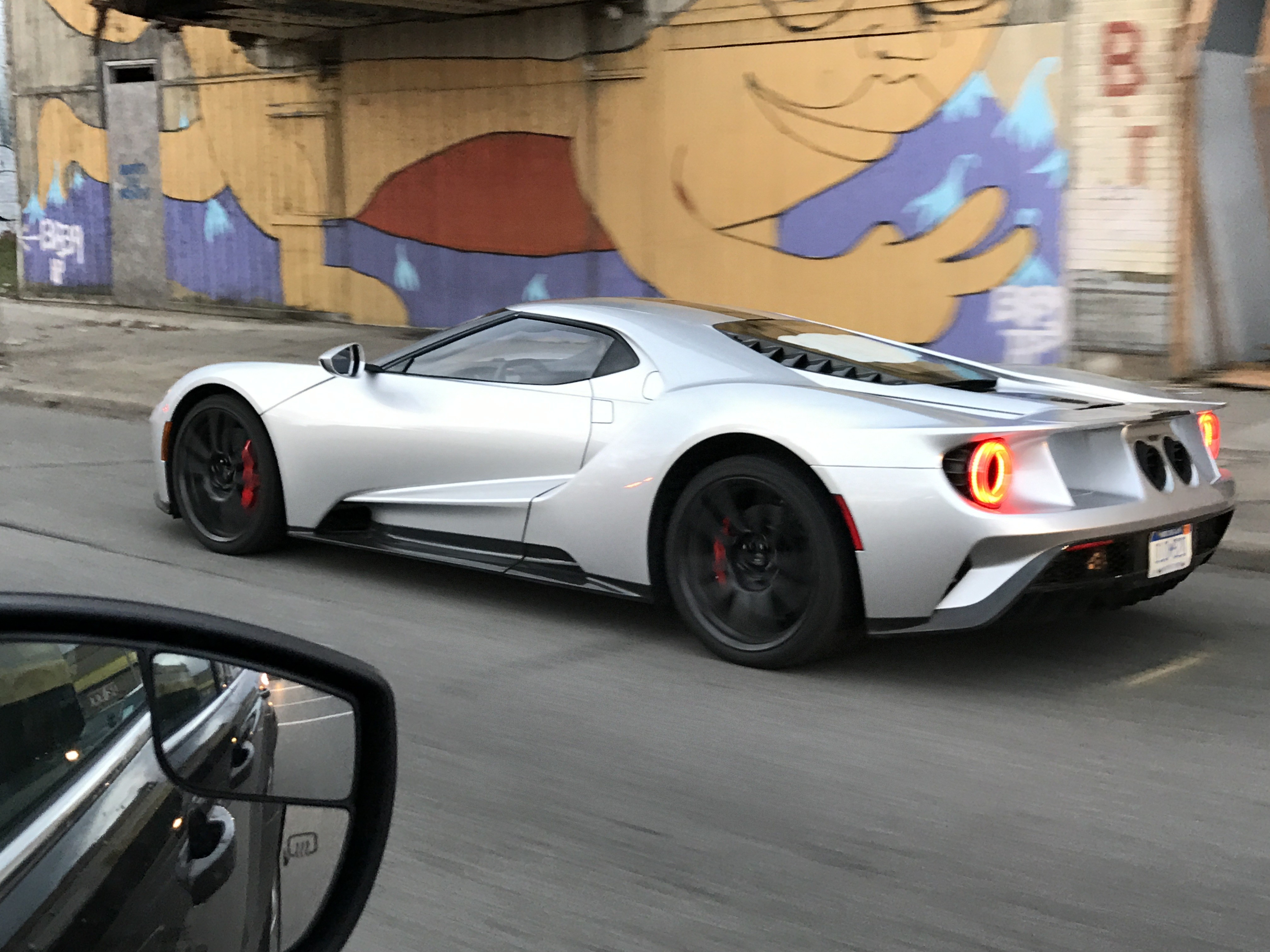 fully-naked-2017-ford-gt-roams-the-streets-of-detroit-sounds-like-a-hypercar_4.jpg