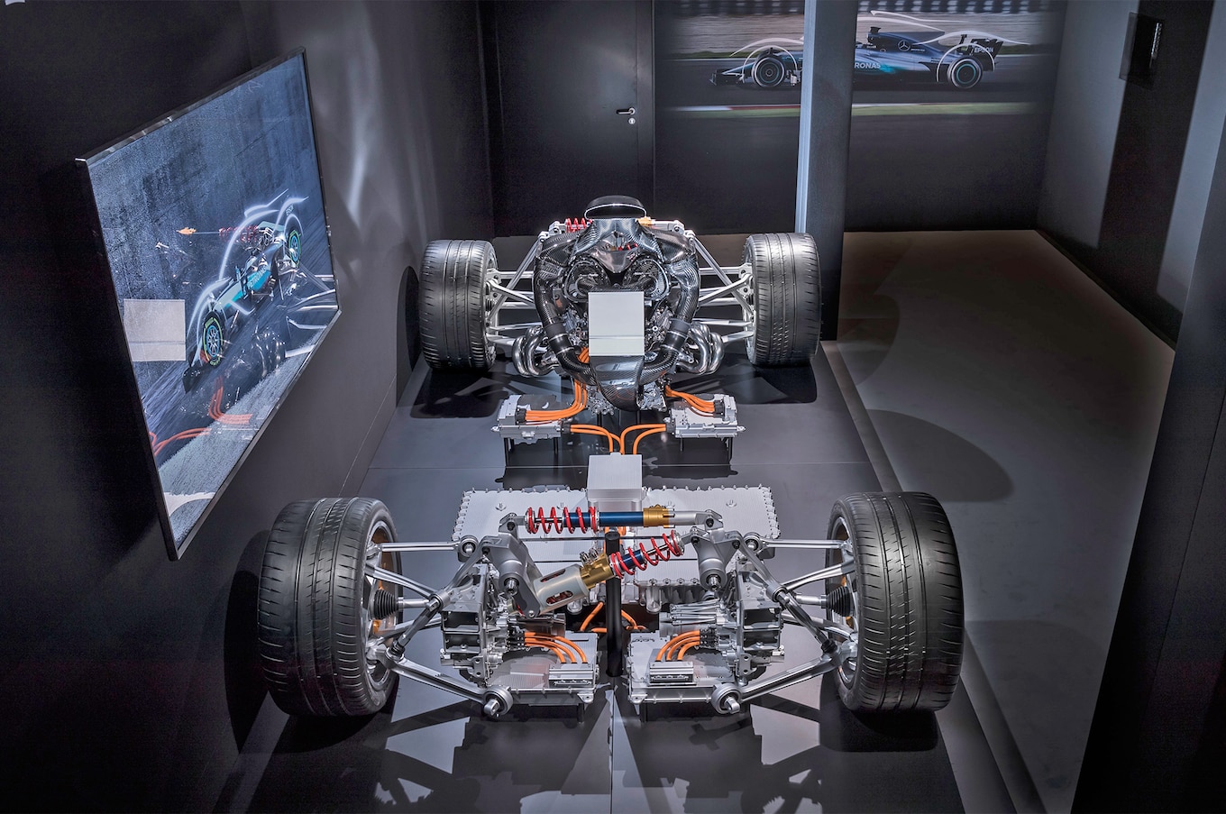 2019-Mercedes-AMG-Project-One-Powertrain-07.jpg