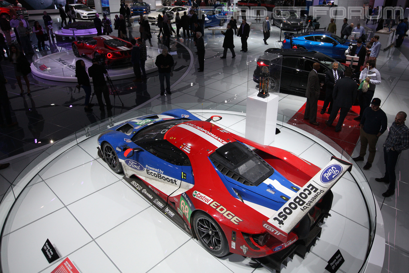 Ford-GT-LM-GTE-Autoshow-3000-3