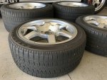 Ford GT Tire Tread.jpg