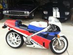 Honda-RC30-Driveway.jpg Honda-RC30-Driveway.jpg