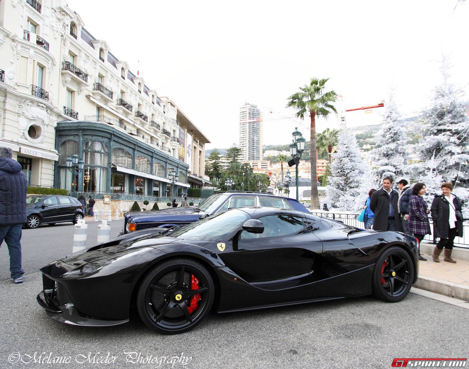 black-laferrari.jpg