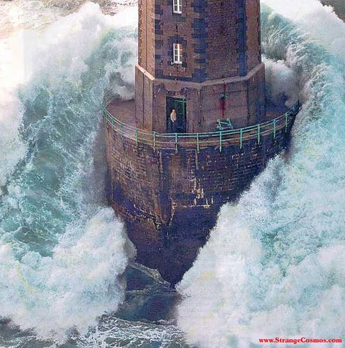 KereonlighthouseinBrittanyFrance.jpg