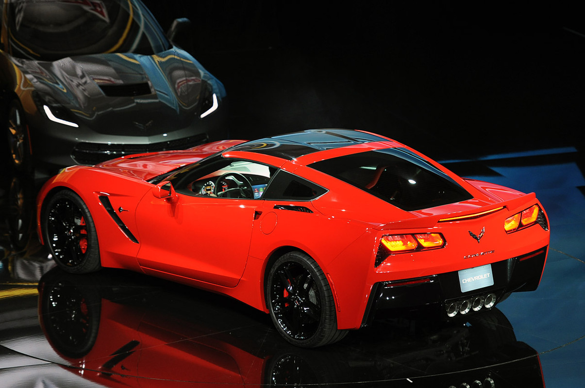 04_2014_chevrolet_corvette_reveal.jpg