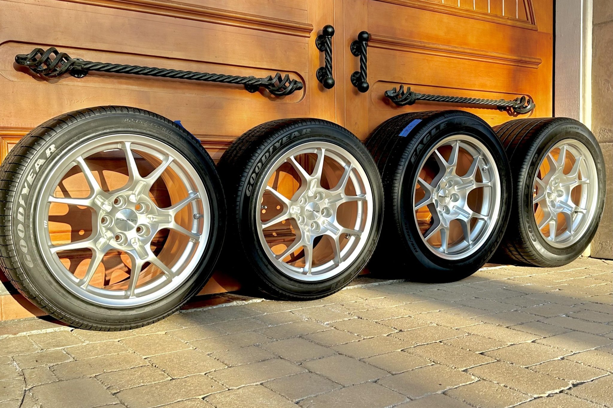 bringatrailer.com