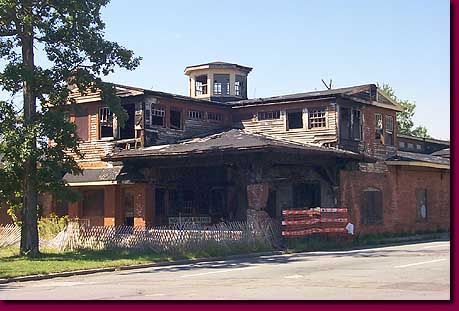 64belle_isle_stables.jpg