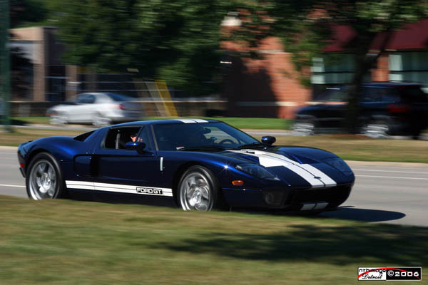 Ford_GT_Midnight_Blue_3.jpg