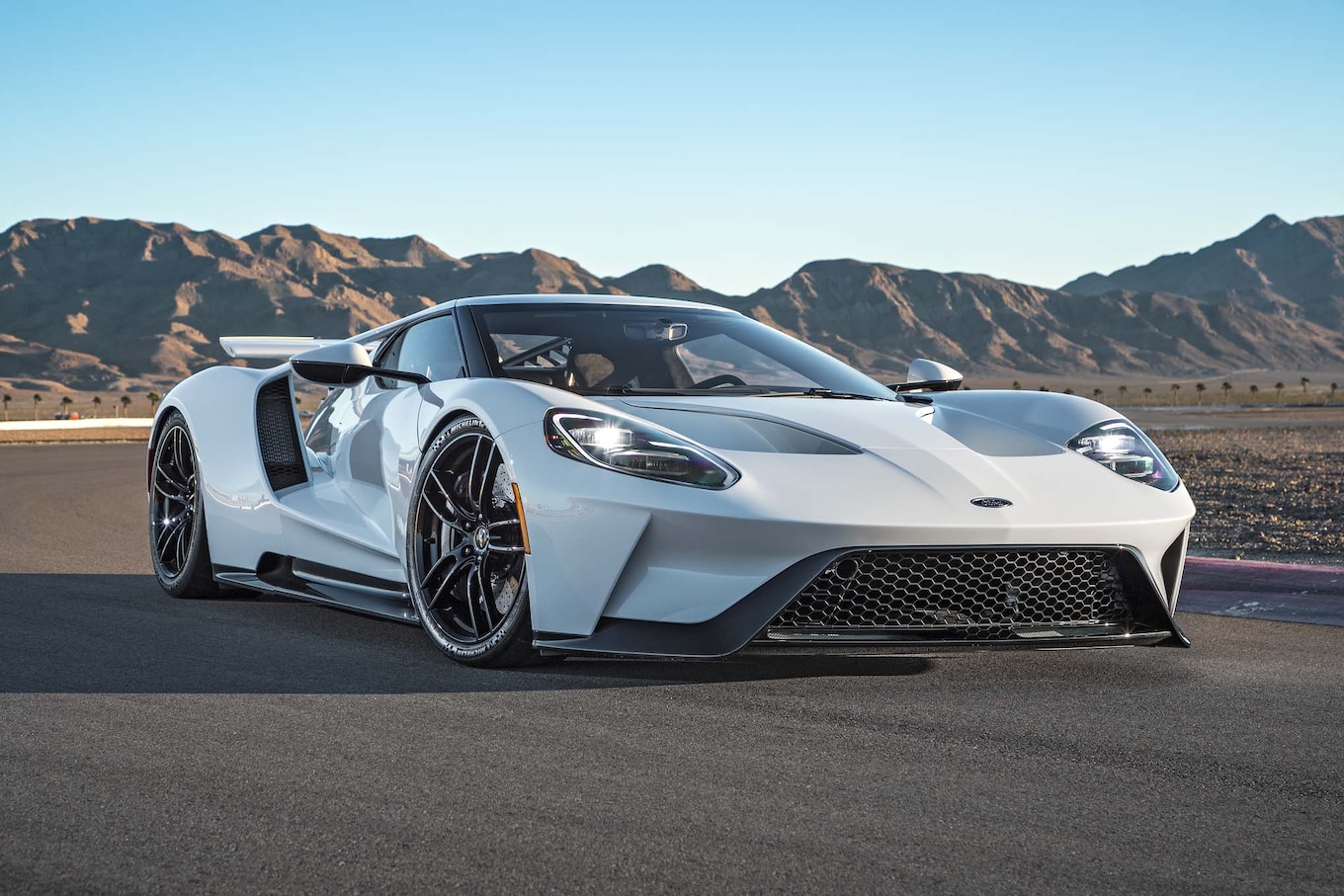 2017-Ford-GT-front-three-quarters.jpg