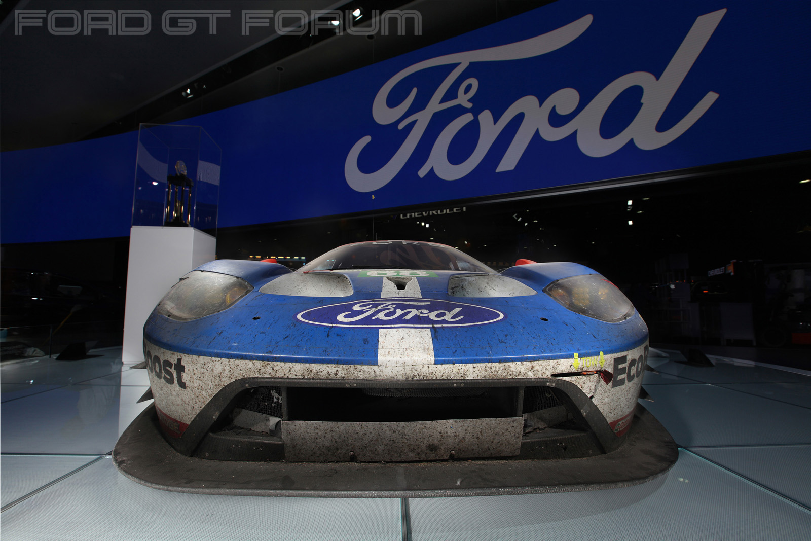 Ford-GT-LM-GTE-Autoshow-3000-Lighting-1